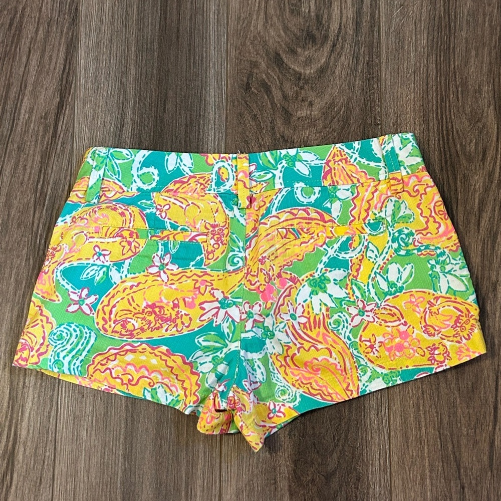 Lilly PULITZER 100% cotton shorts Sz 4 .